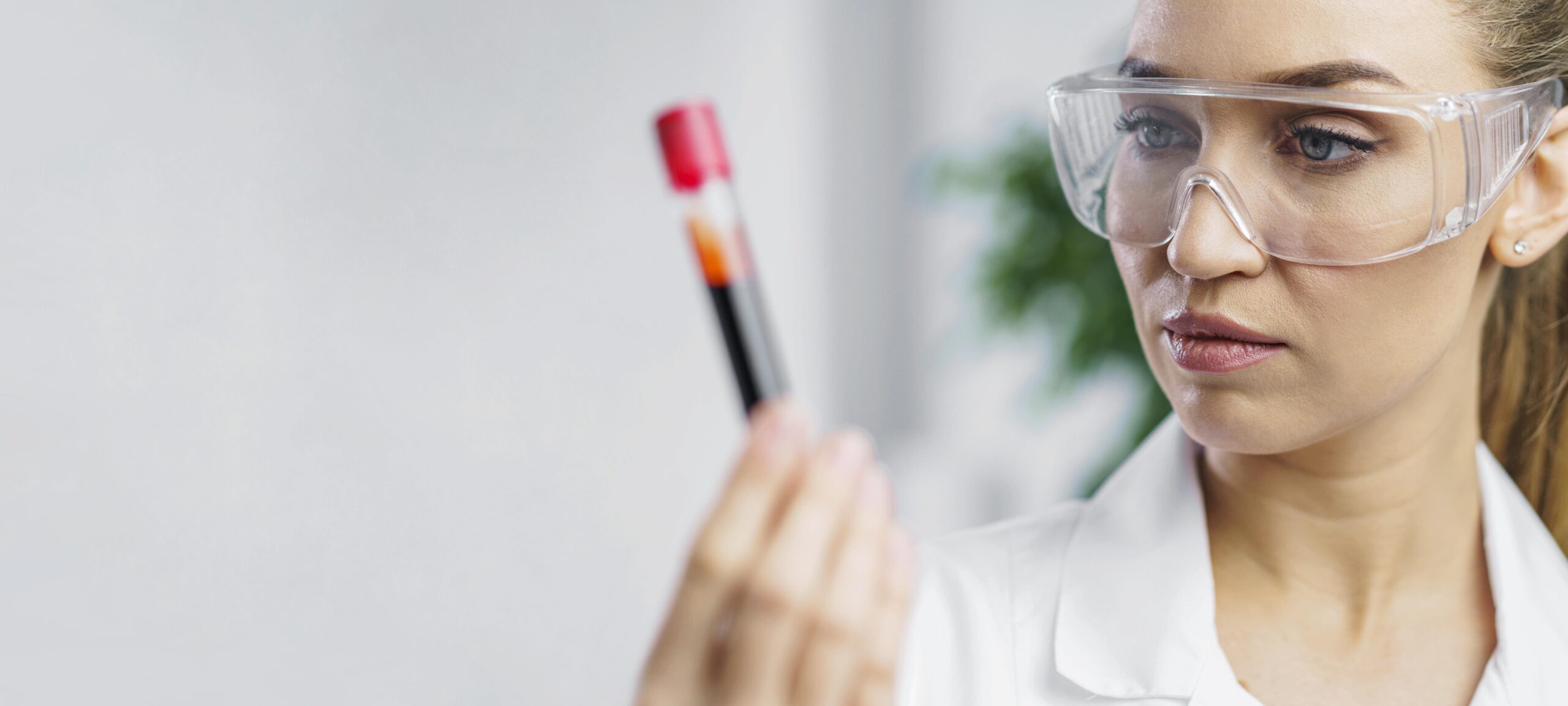 Súmate a la sociedad chilena de químicos cosméticos